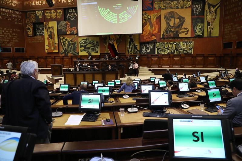 AsambleaEcuador's tweet photo. [Boletín] 
Autoridades de Salud, IESS y Finanzas serán llamados para informar sobre la situación de la salud y la seguridad social.
▶️ https://t.co/RycIE7LAVj https://t.co/xh08znMbxs