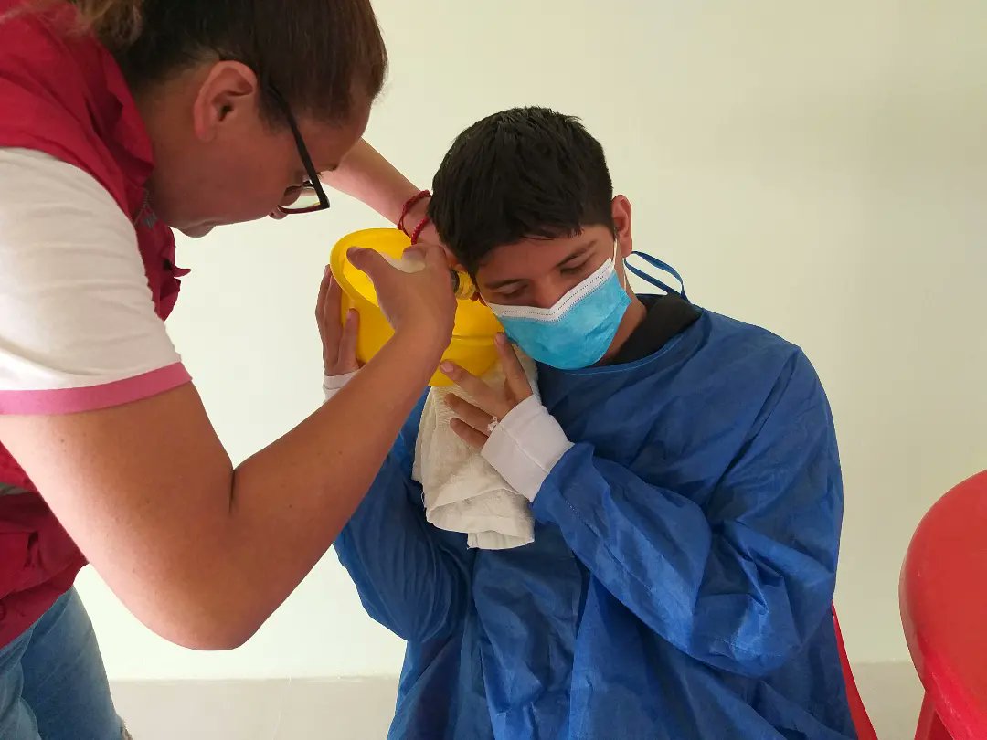 FECODES's tweet photo. #12añosjuntos
#Fecodes Este 28 de mayo, conjuntamente con la Farmacia Los Angeles en el Cantón #Crucita se llevo acabo la primera brigada auditiva y lavado de oidos a la población en general gracias por invitarnos a seguir cambiando vidas, seguimos #Incansables #DejandoHuella🦻 https://t.co/AoN2HY75EK