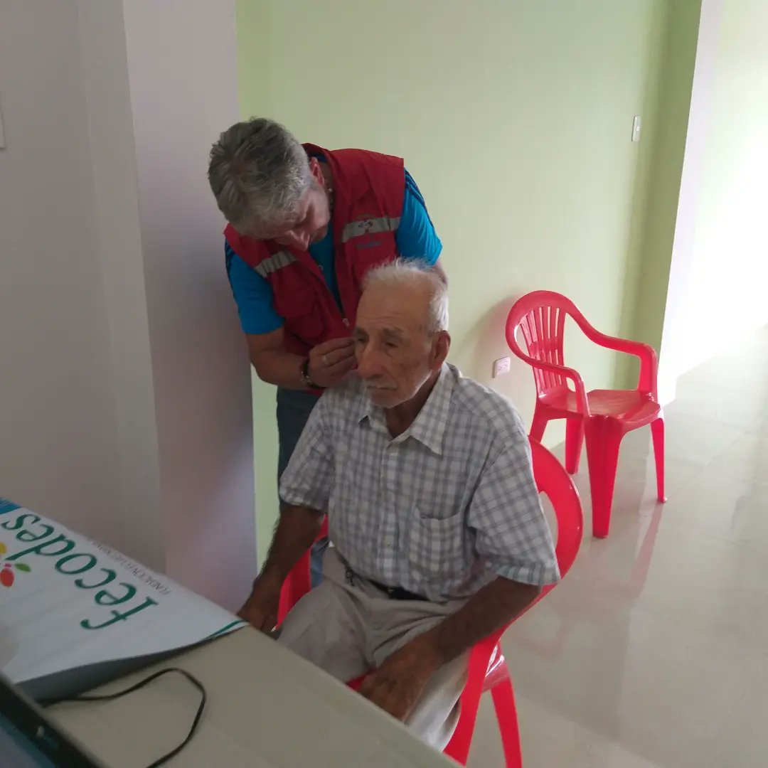FECODES's tweet photo. #12añosjuntos
#Fecodes Este 28 de mayo, conjuntamente con la Farmacia Los Angeles en el Cantón #Crucita se llevo acabo la primera brigada auditiva y lavado de oidos a la población en general gracias por invitarnos a seguir cambiando vidas, seguimos #Incansables #DejandoHuella🦻 https://t.co/AoN2HY75EK