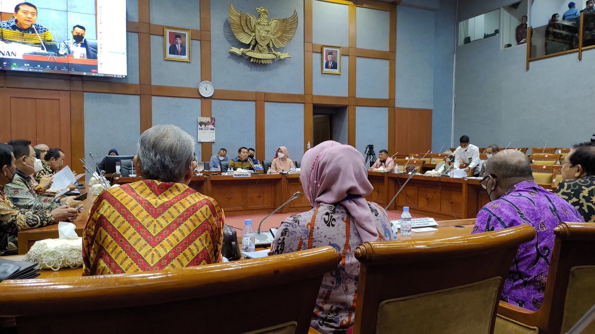 Doc_Andi's tweet photo. Mewakili APTISI XIV B serta Pimpinan Yayasan dan Pimpinan Perguruan Tinggi Swasta di Wilayah LLDIKTI XIV Papua dan Papua Barat mengadakan audiensi dengan Komisi X DPR RI. https://t.co/CHl2a7jZJ0