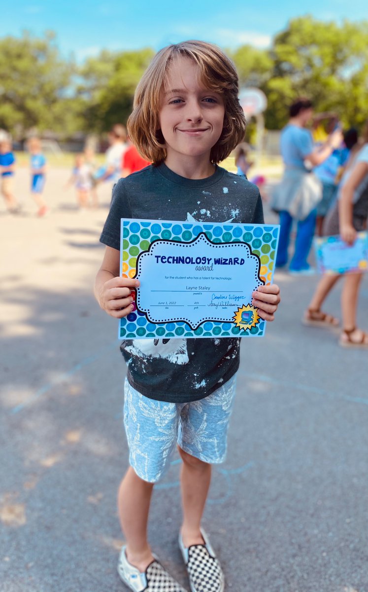 StaleyNoelle's tweet photo. We are so proud of Layne! 
Little Staley is now a TOP DOG 5th Grader at UES. Layne has grown so much this year as a learner &amp; in his personal maturity. Thank you Team Willi-Wig for everything. ♥️
Lookout Team Jedi Jones/Beaty! Here comes little Layne Staley! 💚🐺
@WeAreUnionSTEAM https://t.co/22NcYeebiE