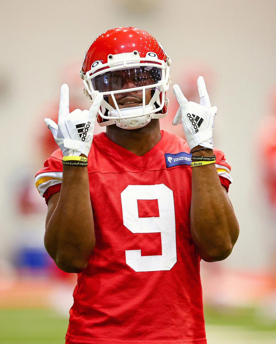 TeamJuJu's tweet photo. Honored that the @Chiefs are giving me an opportunity 🙏🏾 Doing what I can to get us to our goal 🤟🏾🔥 #ChiefsKingdom https://t.co/mj8jBhN6Pr