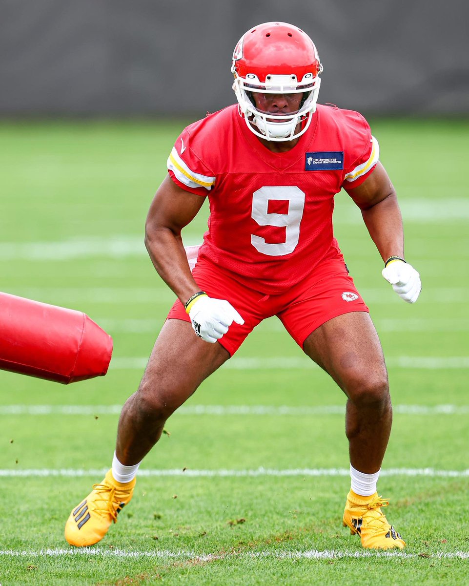 TeamJuJu's tweet photo. Honored that the @Chiefs are giving me an opportunity 🙏🏾 Doing what I can to get us to our goal 🤟🏾🔥 #ChiefsKingdom https://t.co/mj8jBhN6Pr