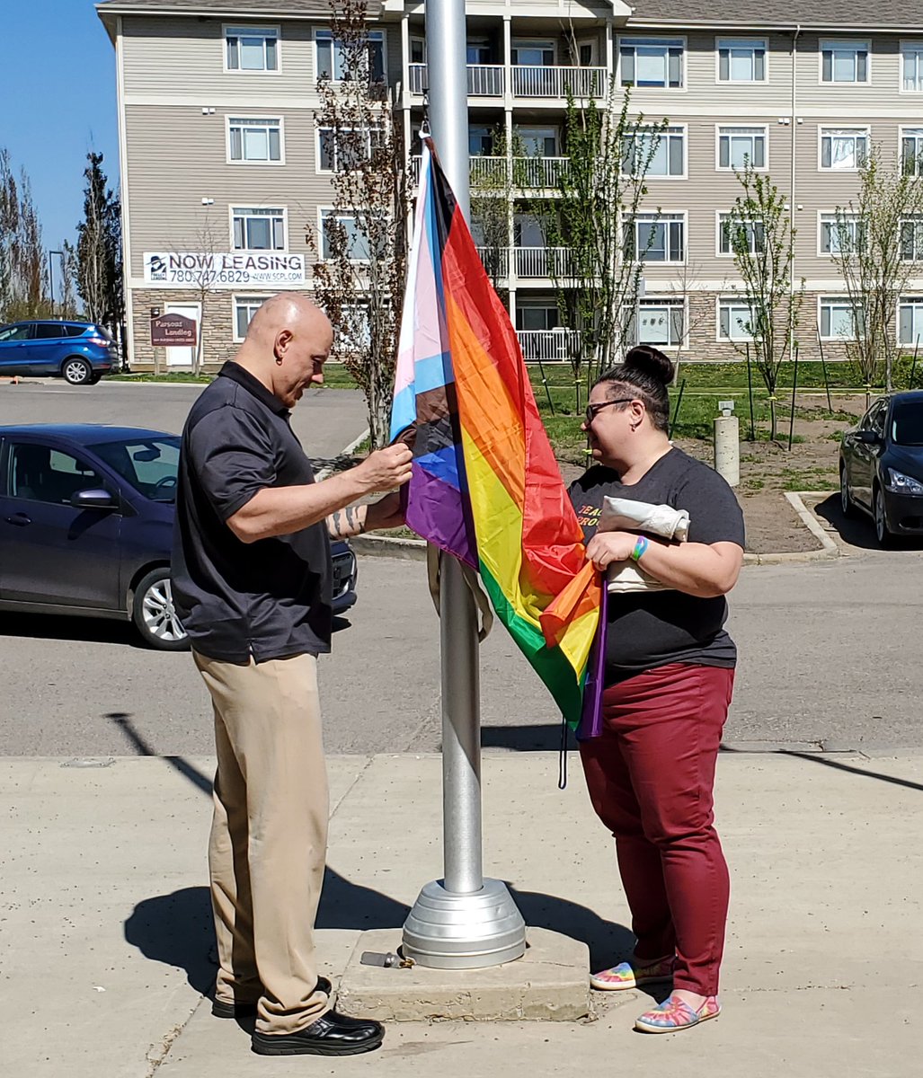 EcoleMcTavish's tweet photo. We are very proud to raise our rainbow flag today in honour of #Pride2022 @FMPSD @ATALocal48 #PrideYMM https://t.co/J8HW9KgBd4