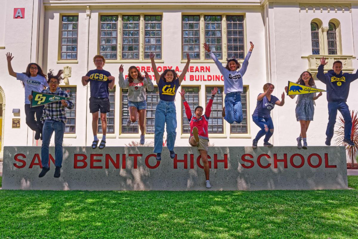 BalerNews's tweet photo. From the Superintendent: San Benito High School's Top 10 Seniors Persevere to Succeed
https://t.co/cZrXp0oBMW
https://t.co/qMHuyh5gGn https://t.co/eNjvc25wr2