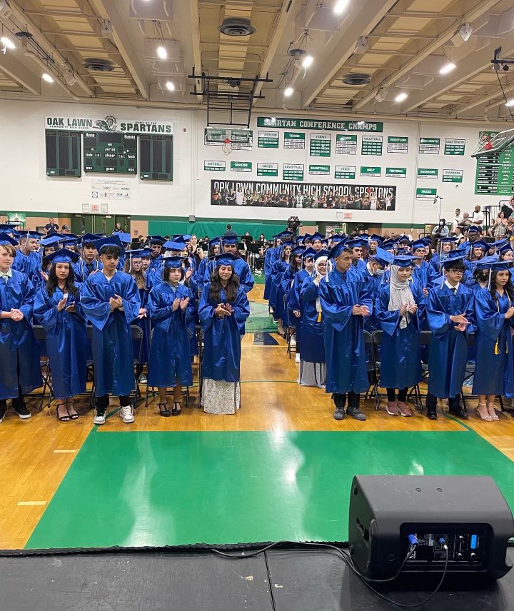 Flood1Tracy's tweet photo. Congratulations to the Simmons @Simmonsknights1 Middle School Class of 2022 🎓🎓 https://t.co/4gyiB4StVD