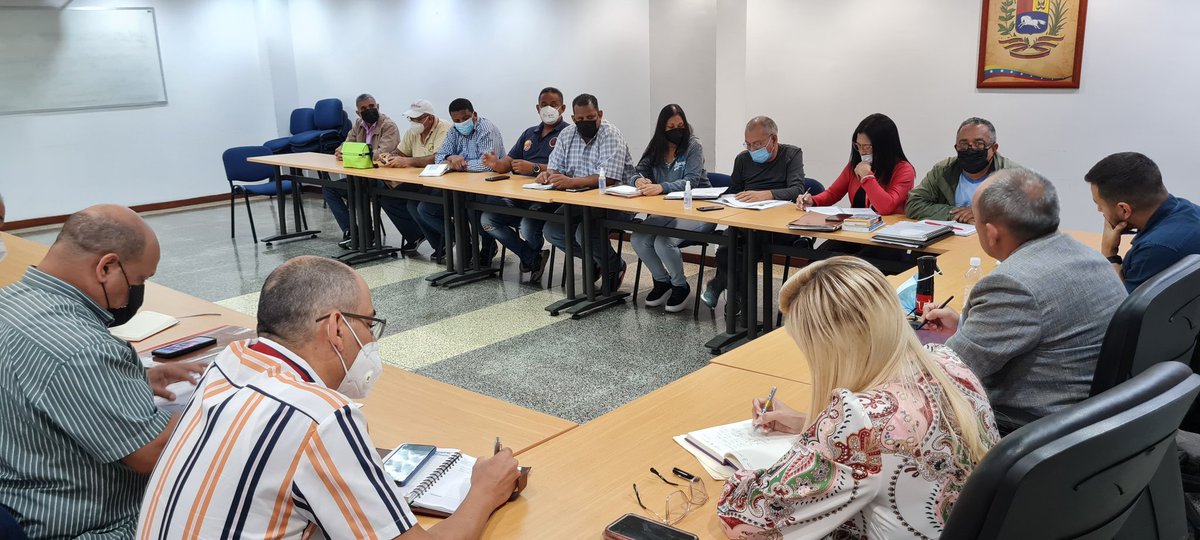 torrealbaf's tweet photo. Nos reunimos con la Federación Nacional de Sindicatos Regionales, Sectoriales y Conexos de los Trabajador@s de la Salud y la Seguridad Social FENASIRTRASALUD, abordando de forma integral diferentes temas en beneficio a la Clase Obrera.

#ConsejosComunalesActivos @NicolasMaduro https://t.co/t5sppStaLt