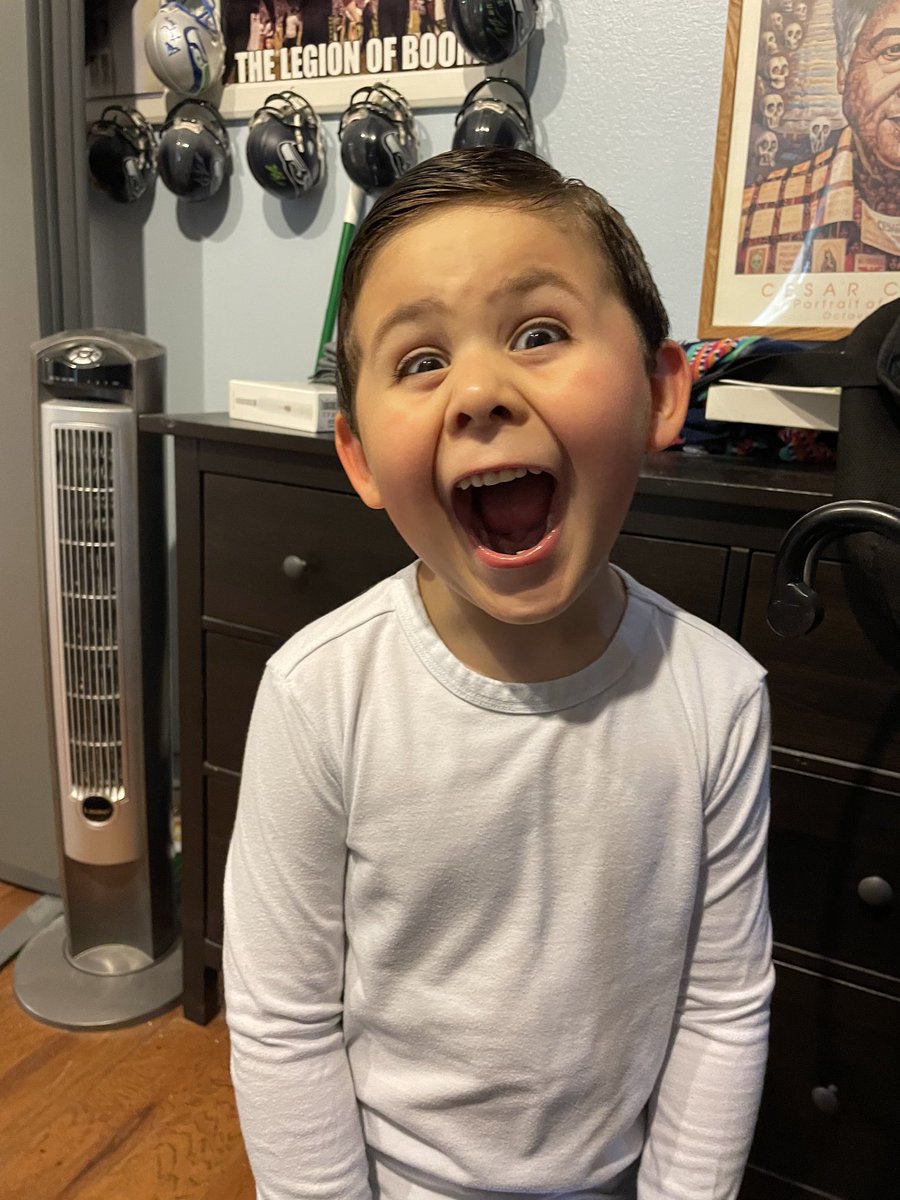 larysamarie's tweet photo. He isn’t a ham at all!🤪@hawkchica https://t.co/QVmJNGQFqe