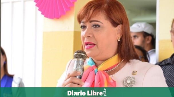 DiarioLibre's tweet photo. 🗳| #PolíticaDL | Diputada Sandra Abinader renuncia al PLD
🔗https://t.co/iaAPDLnEQw
#DiarioLibre #ActualidadDL #SandraAbinader #Diputada #PLD #Renuncia https://t.co/bYV3TuxJxY