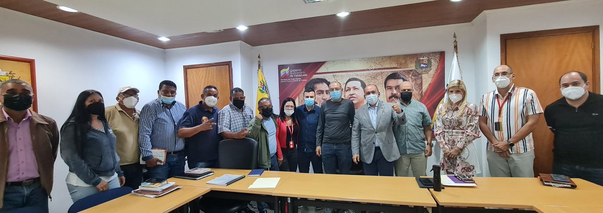 Nos reunimos con la Federación Nacional de Sindicatos Regionales, Sectoriales y Conexos de los Trabajador@s de la Salud y la Seguridad Social FENASIRTRASALUD, abordando de forma integral diferentes temas en beneficio a la Clase Obrera.

#ConsejosComunalesActivos <a href="/NicolasMaduro/">Nicolás Maduro</a>
