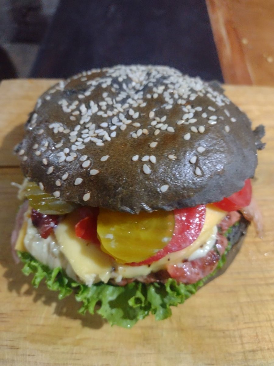 MalafySativo's tweet photo. Hard-Burguesa #HardDogs https://t.co/BKty0dnvAx 🍔🤤 https://t.co/IB1qefKQm6