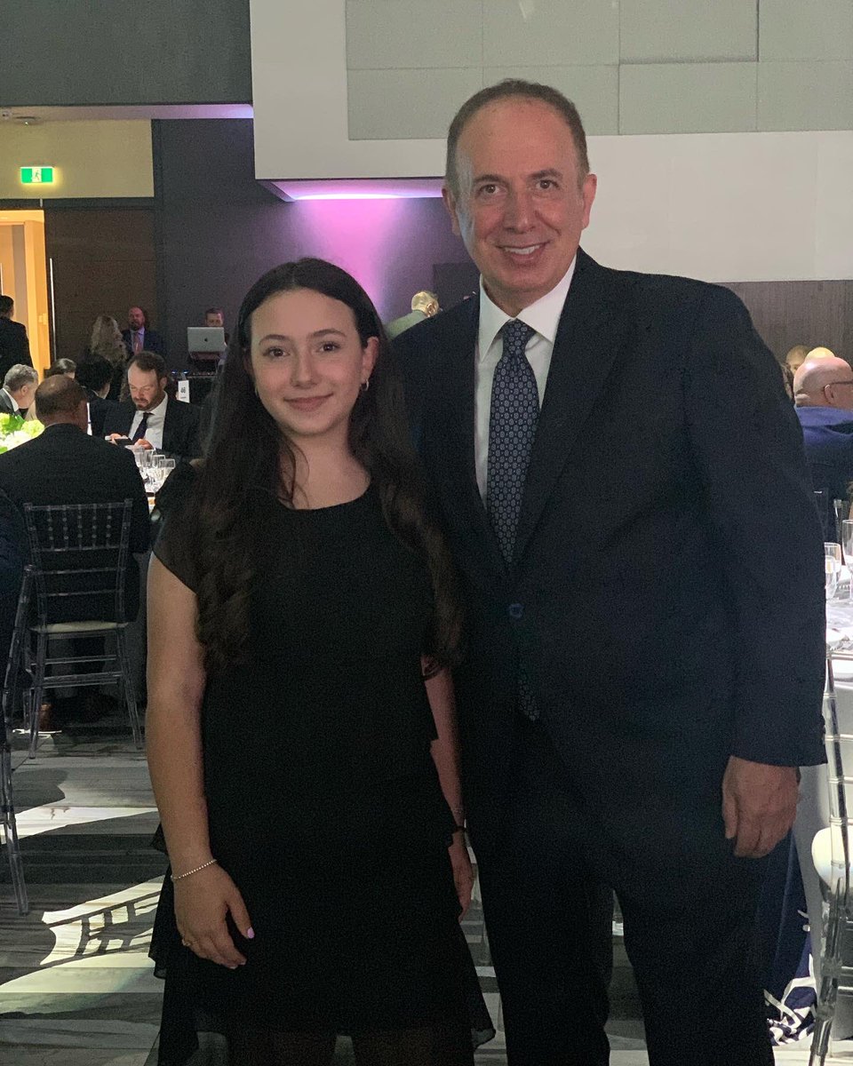 mbmayor's tweet photo. I would like to share my warmest and sincerest gratitude to @RobertaBSinger for her stunning performance at this evening’s Mayor’s Gala.  Roberta is an America’s Got Talent Golden Buzzer winner who has also recently participated in Italia’s Got Talent.  #MBGivesBack https://t.co/1VzQx4uT6d