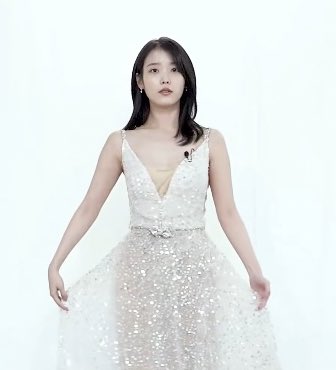 iuIooks's tweet photo. cannes try-on look book! https://t.co/zBnixu93Ea