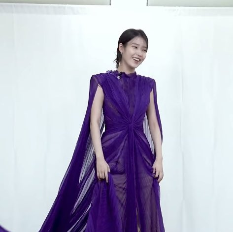 iuIooks's tweet photo. cannes try-on look book! https://t.co/zBnixu93Ea