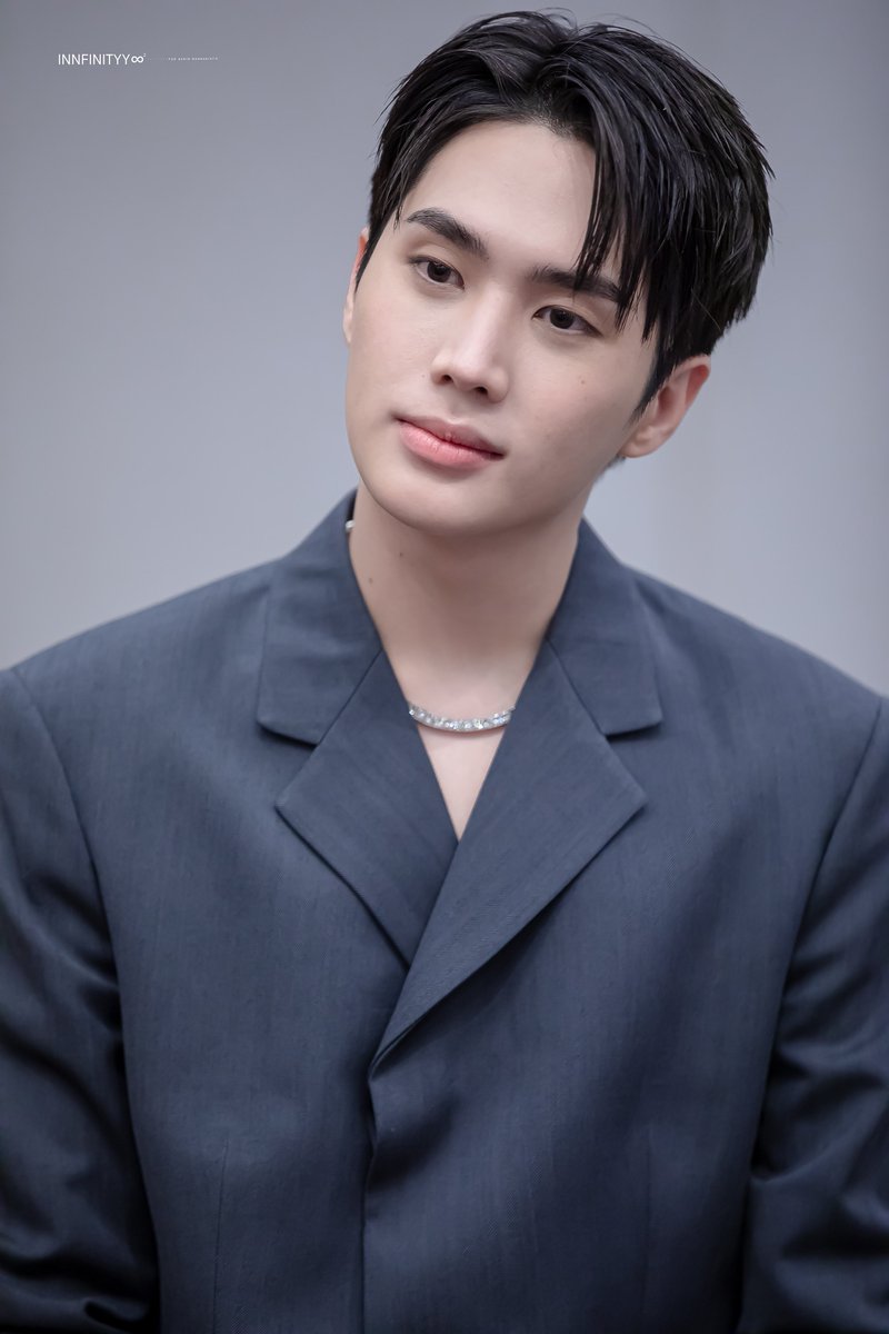 Innfinityy88's tweet photo. [HQ] 220529 ถ้าโดนมอง และยิ้มแบบนี้ฉันตุยแน่ 😱😭

@innsarin 
#innsarin #inpitar 
#CongratsInnJob https://t.co/5nsNLEvqgj