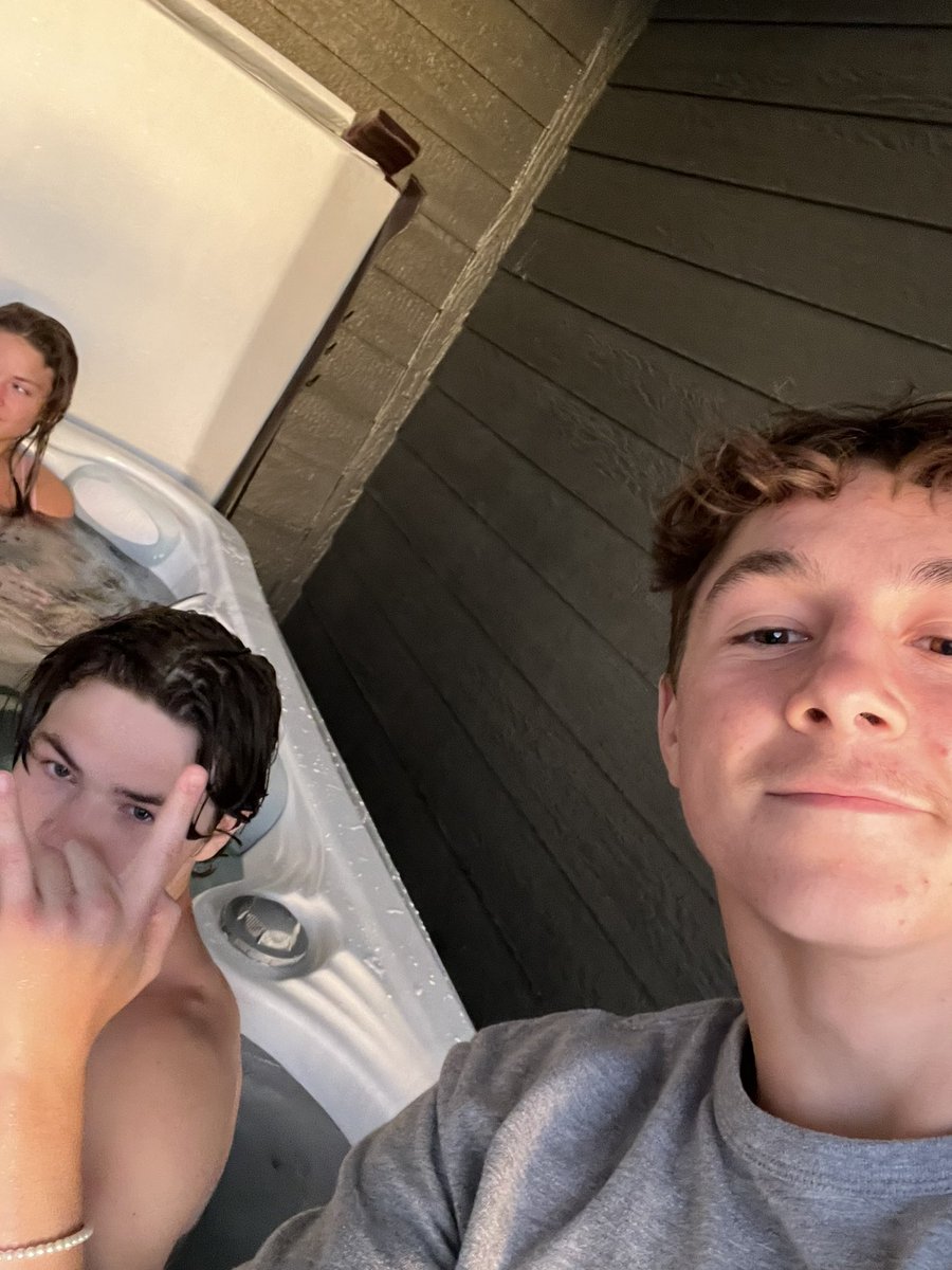 Travis Moelter tweet media