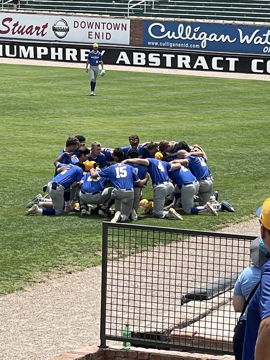 Thank you ⁦<a href="/FSCJBaseball/">FSCJ Baseball</a>⁩ ⁦<a href="/FSCJ_Official/">Florida State College at Jacksonville</a>⁩ for your effort and class! I’d also like to express my deep appreciation to all the parents and fans in OK for making the journey memorable! Great parents, great fans and a great team! Catch The Wave! #baseballexcellence