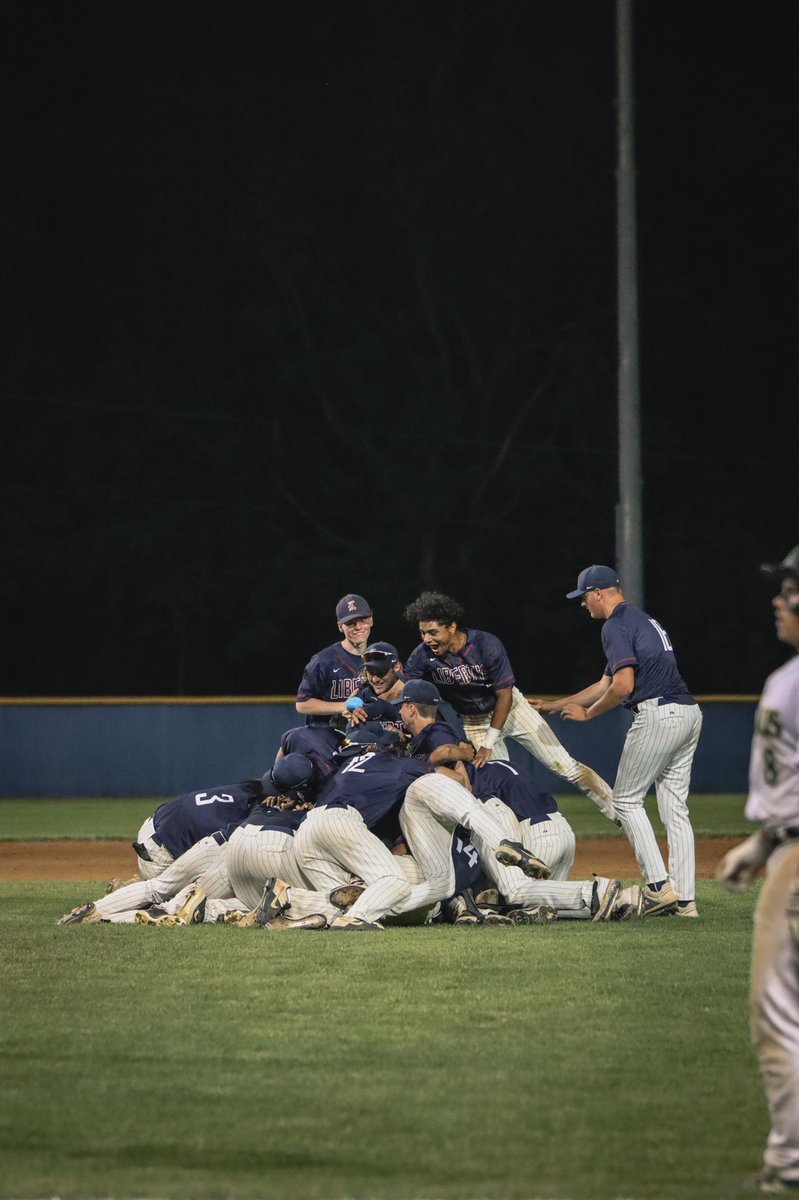 Ashley H tweet media