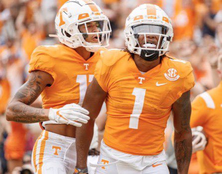 andrelovett_cfk's tweet photo. #AGTG Blessed to announce that I received my first SEC/POWER 5 offer from The University of Tennessee. #GBO 🍊 #NLABUSTOUR @CoachGolesh @CoachTimBanks @coachjoshheupel @CoachM_Willis @CoachMurphIKE @EDGYTIM @DeepDishFB @AllenTrieu @Rivals_Clint @247recruiting https://t.co/lS3Y1NtPJn
