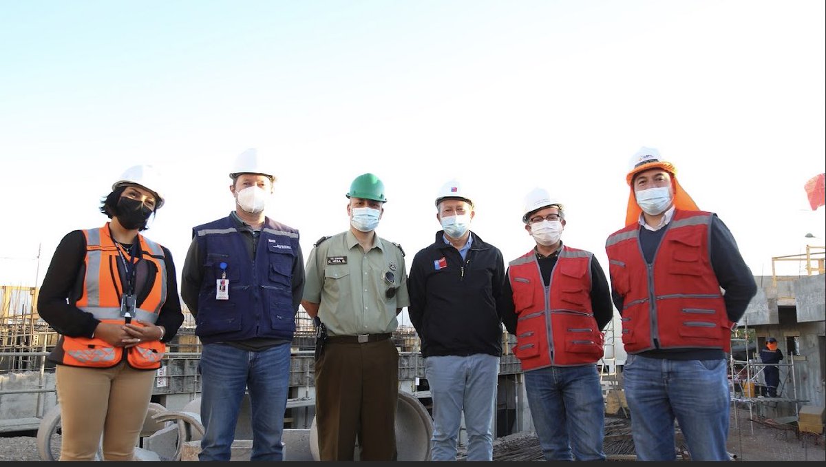 MOP_Atacama's tweet photo. 👷‍♀️☝🏻Seremi @guaita_mauricio, su Equipo Técnico y el Cte. de Carabineros Carlos Meza, inspeccionaron el avance d los trabajos d la nueva Subcomisaria #PedroLeónGallo en #Copiapó. Obra ejecutada x #ArquitecturaMOP q contribuirá a mejorar y potenciar la #SeguridadPública en #Atacama https://t.co/AiQz0ManJv