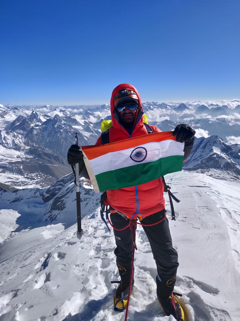 neeraj8848's tweet photo. Scaled Black Peak (Kala Naag, 6387m) as a leader of the 10 member team at 0730 AM-30th May. It is one of the technical peaks in Himalaya. Unassisted, Self supported, Pure climbing. Faced whiteouts, hidden crevasses, heavy winds with snowfall. Great learning.
TY everyone 🙏 https://t.co/Ec6vTc8iqb