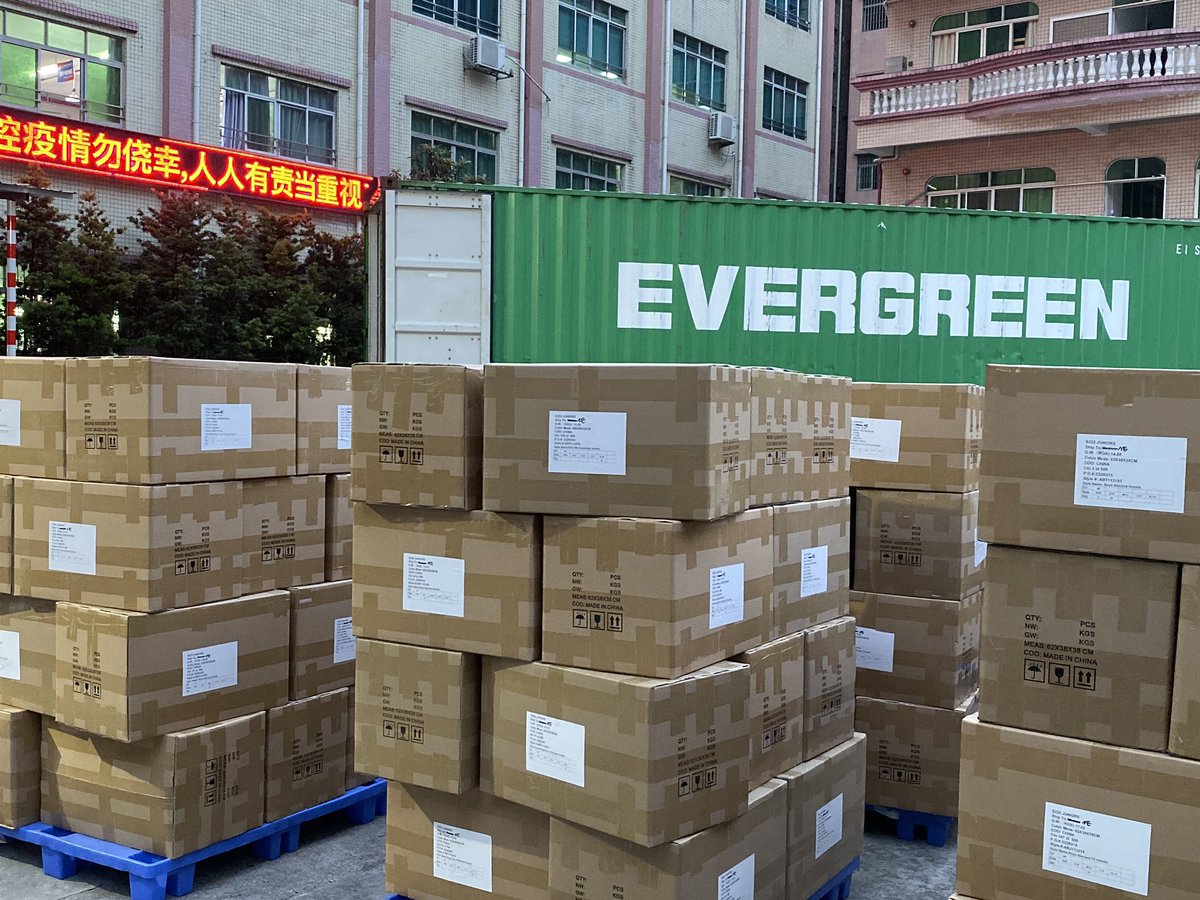 Lmz2015's tweet photo. 580pcs cartons shipped out,busy May in healong sportswear,thank you for all support from new balance .💪💪💪 https://t.co/319jLEJCOn