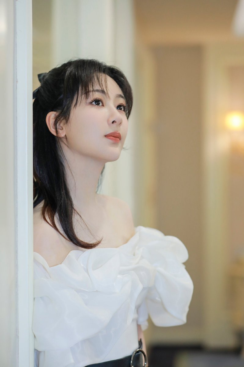 midnightbliss01's tweet photo. 060122 #YangZi Origin Live Stream
#杨紫 https://t.co/Q8fKPUnXdn