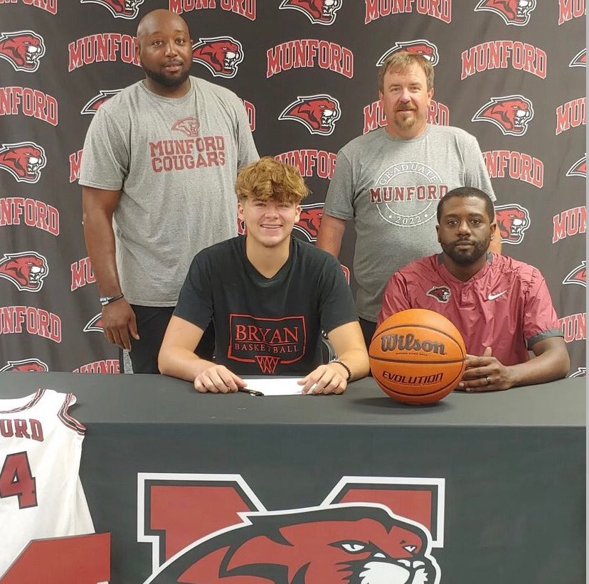 LifeChangers22's tweet photo. Congratulations to Michael Lee for signing to play basketball at Bryan College! #LCFam 

@johnvarlas @MajorPrepSports @memphispreps @PrepHoopsTN @CourtneyHoops90 @ChuckLawson901 @Leontaylor1983 https://t.co/0Fvb9qFZB7