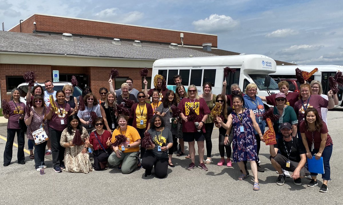 204STEPS_Eagles's tweet photo. Happy Summer Break from your STEPS staff🦅😎💯 - thank you for an amazing year! Hoping all reflect on the impact you have made in 2021-2022🦅💯 #bettertogether #EagleUp https://t.co/n0fAZN8yVa
