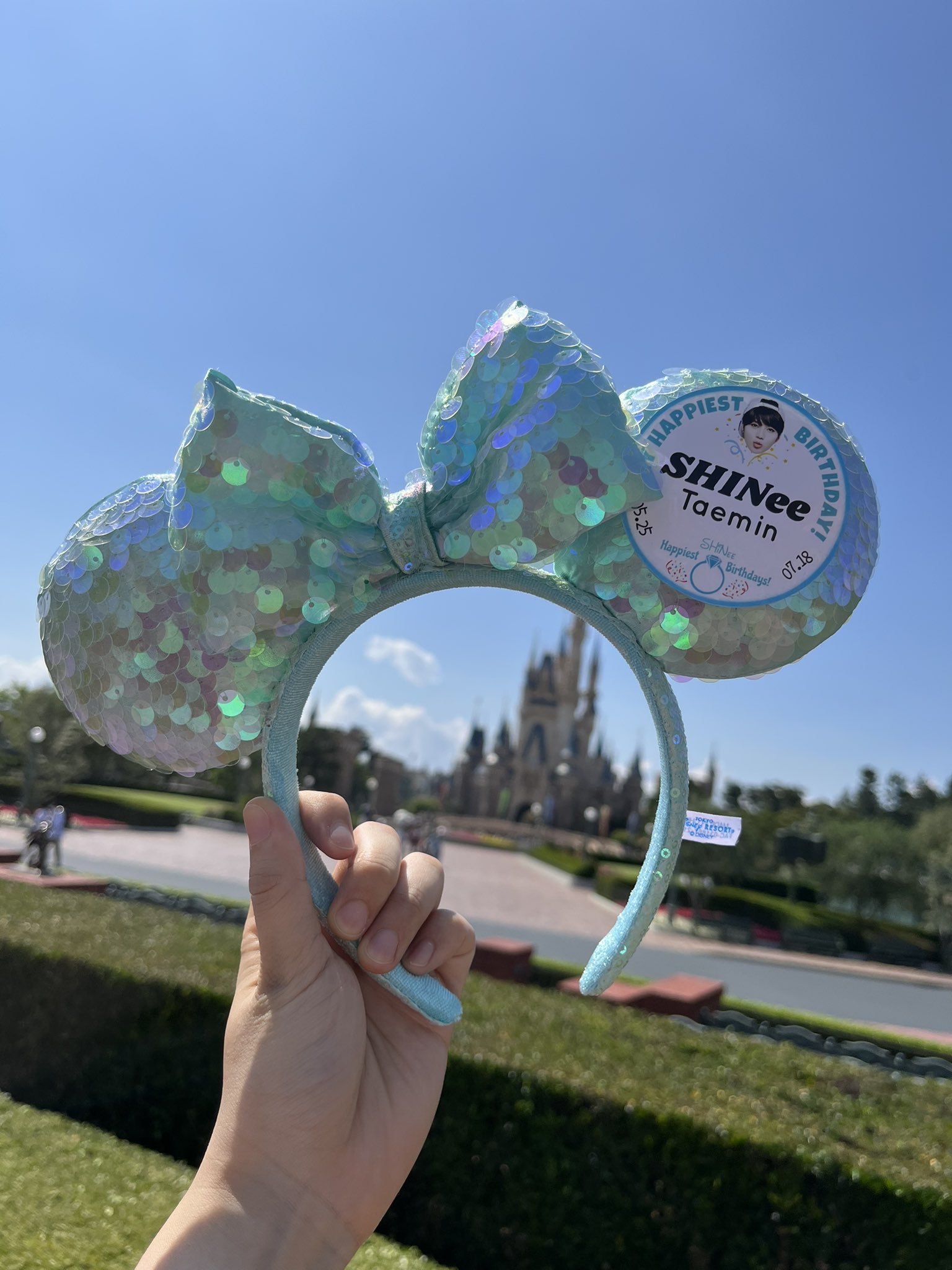 미키 久々イン Shineeカラーのカチューシャにバースデーシール バッタもんw を貼って Taemin Weloveyoutaemin Shinee ディズニー バースデーシール 風 T Co Orpznbc0co Twitter