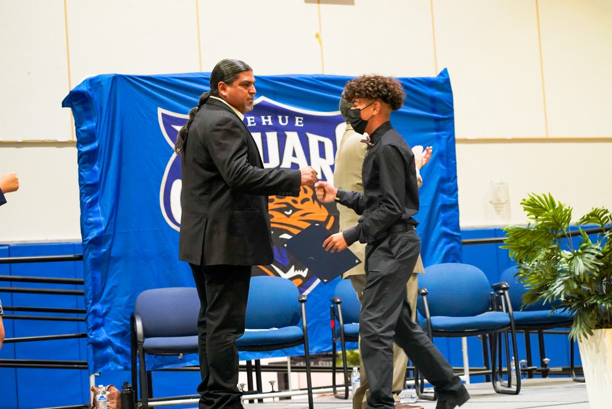 RialtoUSD's tweet photo. 🐆 THE JAGUARS SHINE! 

Jehue MS proudly celebrated 8th-grade students with a Promotion Ceremony for the memory books! Smiles all around as these Jaguars head to high school! 

You did it! These Jaguars are destined for greatness! 🎉 https://t.co/G2rT7Vktpu