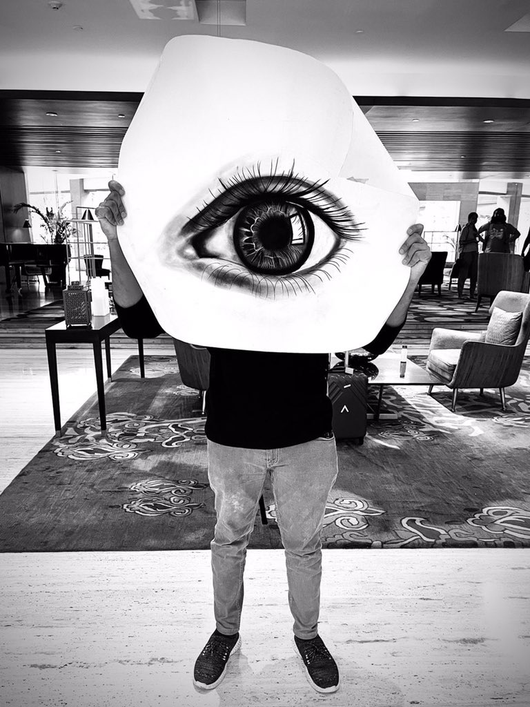 jojivisakh's tweet photo. GM ❤️

👁MEGA METAVERSE EYE 👁 is live @opensea 
(Live eye drawing in 20minutes)

⭕️Editions 23/25
⭕️sold 2
⭕️0.04 $ETH per piece 

https://t.co/nuHkVb7djM https://t.co/miPA3rxHzH