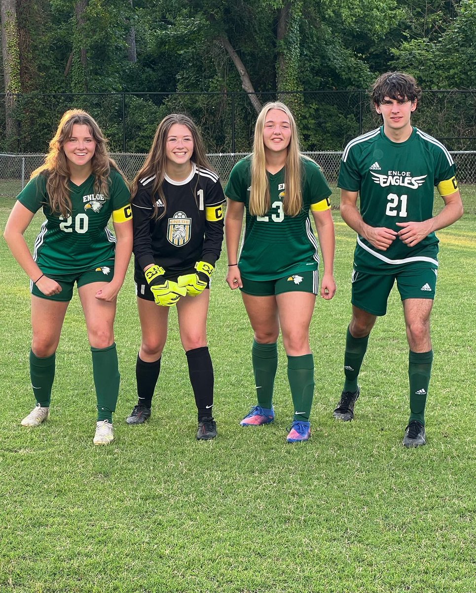 enloegirlssocc1's tweet photo. We had FUN today during a photoshoot to prep for the ‘22-‘23 Enloe Mens &amp; Women’s Soccer Seasons.   Want to join us?  Complete the Google Form in our bio!  
#skoeags⚽🦅💚💛  @Mike_Atkinson89 @EagsSportBoostr @AthleticsEnloe @EnloeMagnetHS https://t.co/8UZ11tbhqx