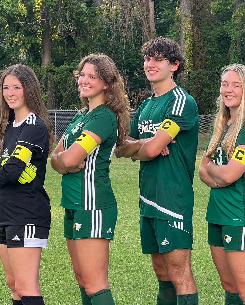 enloegirlssocc1's tweet photo. We had FUN today during a photoshoot to prep for the ‘22-‘23 Enloe Mens &amp; Women’s Soccer Seasons.   Want to join us?  Complete the Google Form in our bio!  
#skoeags⚽🦅💚💛  @Mike_Atkinson89 @EagsSportBoostr @AthleticsEnloe @EnloeMagnetHS https://t.co/8UZ11tbhqx