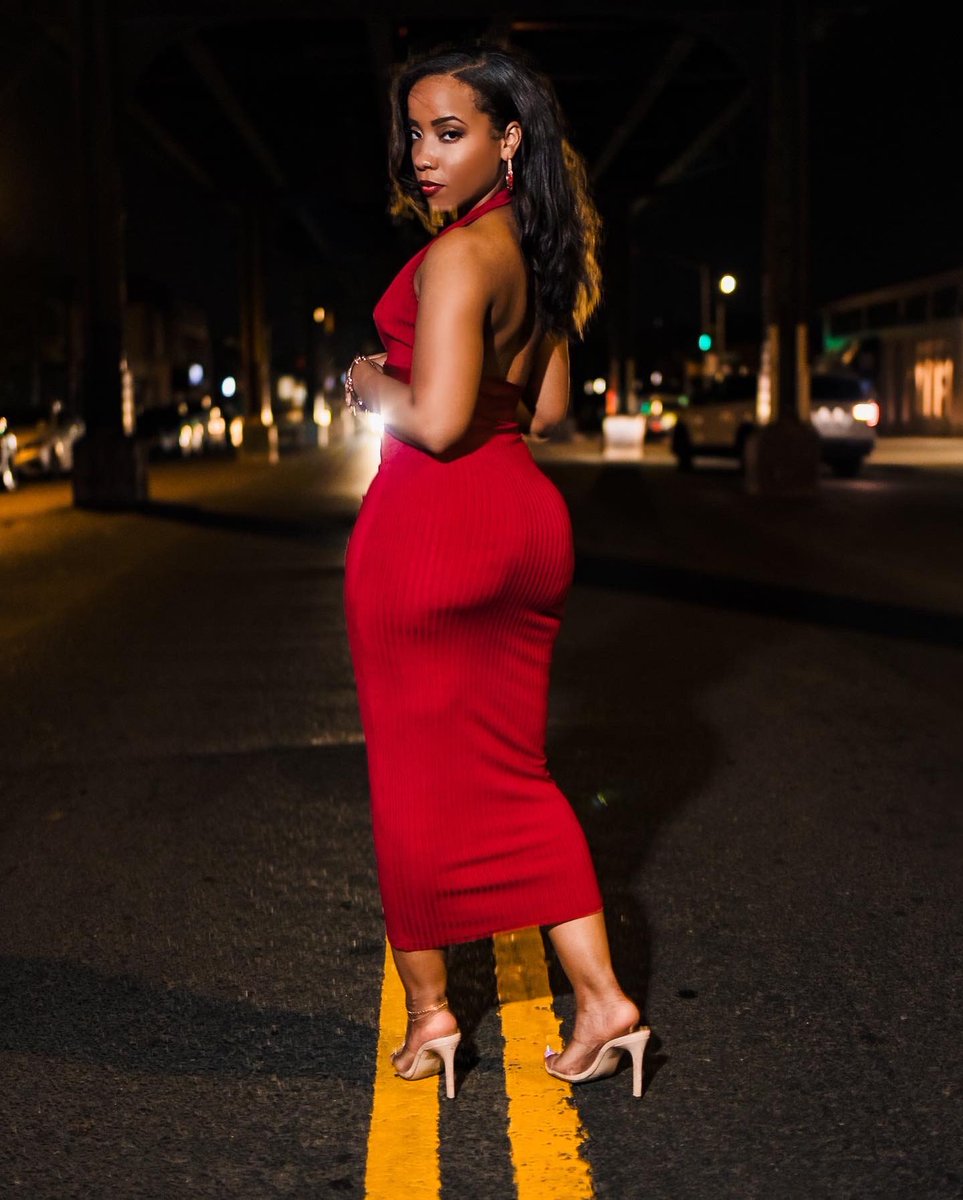 Aliciaekeys's tweet photo. Lady In Red🌹💋 https://t.co/05rkYguCoW