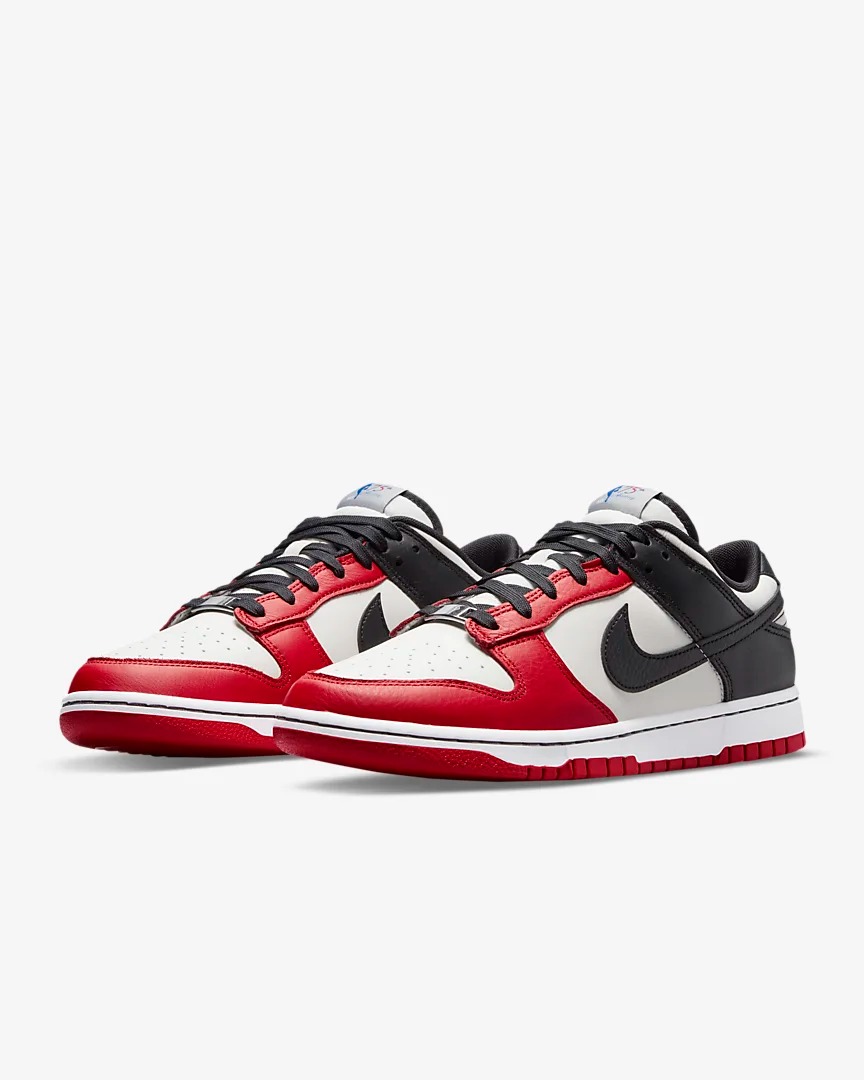 TheSiteSupply's tweet photo. [Release Reminder] NBA x Dunk Low EMB 'Chicago' @ 10AM ET 👟

🌎 https://t.co/ekOHFlNWgB
🌎 https://t.co/ekOHFlNWgB

📊 Check Prices -> https://t.co/0f9UpvWNZF https://t.co/XN2UVLksYn