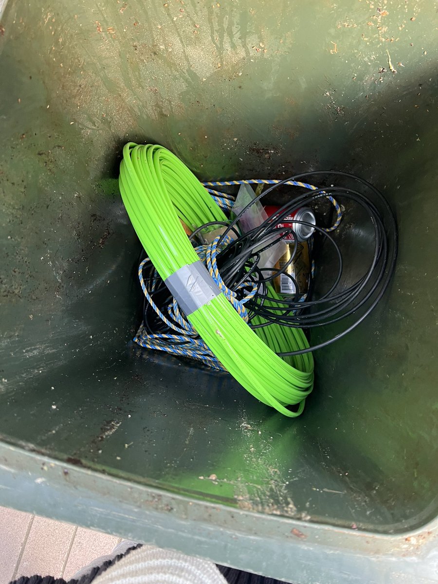 mimrach's tweet photo. Hey @NBN_Australia I caught your employees dumping work waste in my compost bins. Told them not to, they said they’d remove it. Came back and it’s still there. Not only do you not recycle your e-waste but you leave your employees to dump their work trash anywhere? #ClimateCrisis https://t.co/DoQZo0igyw
