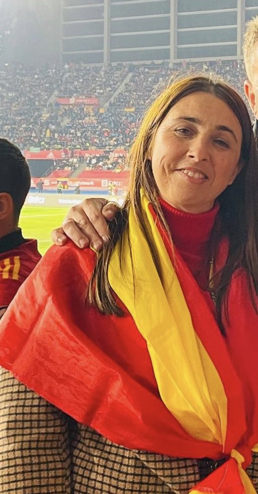 lagazzettagala's tweet photo. Ben buna boşuna orrrospu çocuğu pigue demedim.
#Galatasaray, maçından sonra #pigue'ye o kadar çok küfür ve beddua ettim ki Allah adamı işte böyle şaşırtır oç pigue.
#Shakira'yı #Gavi'nin annesiyle aldatmış.
Adamı işte böyle skerler pigue efendi. 😂😂 https://t.co/ojQhDsoHRh