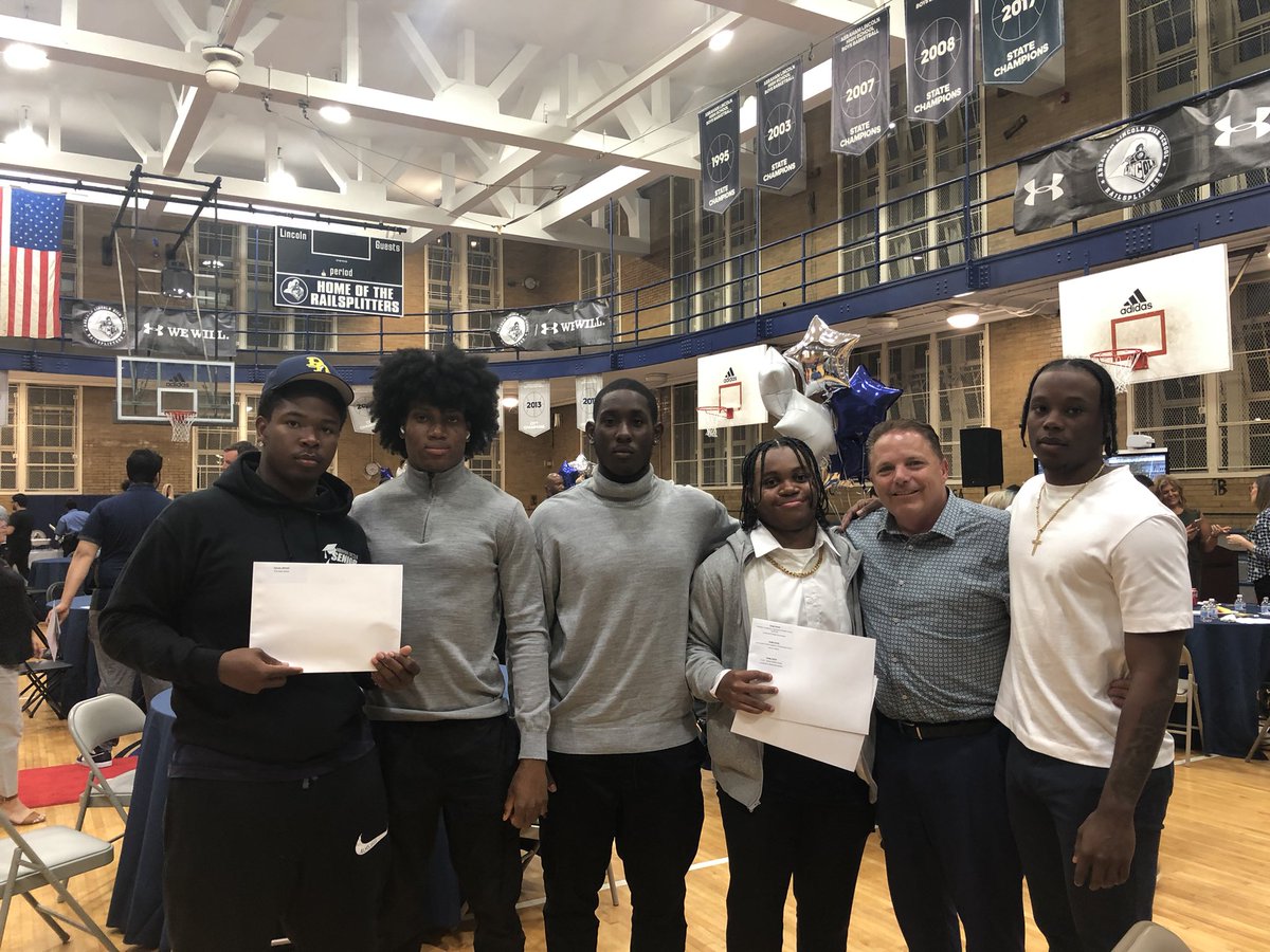 oc_lincoln's tweet photo. Proud of our senior Student athletes @Everett_Gregg24 @BristerRen @marcusrosemond4 getting recognized for their hard work in the classroom at Senior awards night🚊🚊🚊🚊They will all be missed ! https://t.co/zlpYm8Z02k