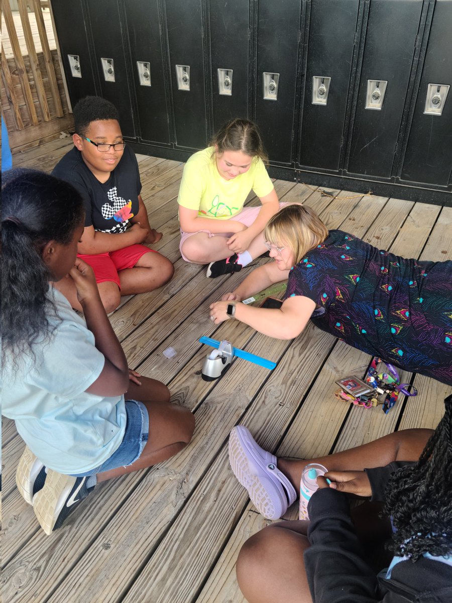 lmathews4th's tweet photo. @mrskelliwhicker taught her students a real life lesson on Problem Solving while channeling her inner McGuiver to create a tool to get her fallen glass frames. Lol #problemsolver #lsromustangs #lifeleader https://t.co/4rlYJXYWHZ