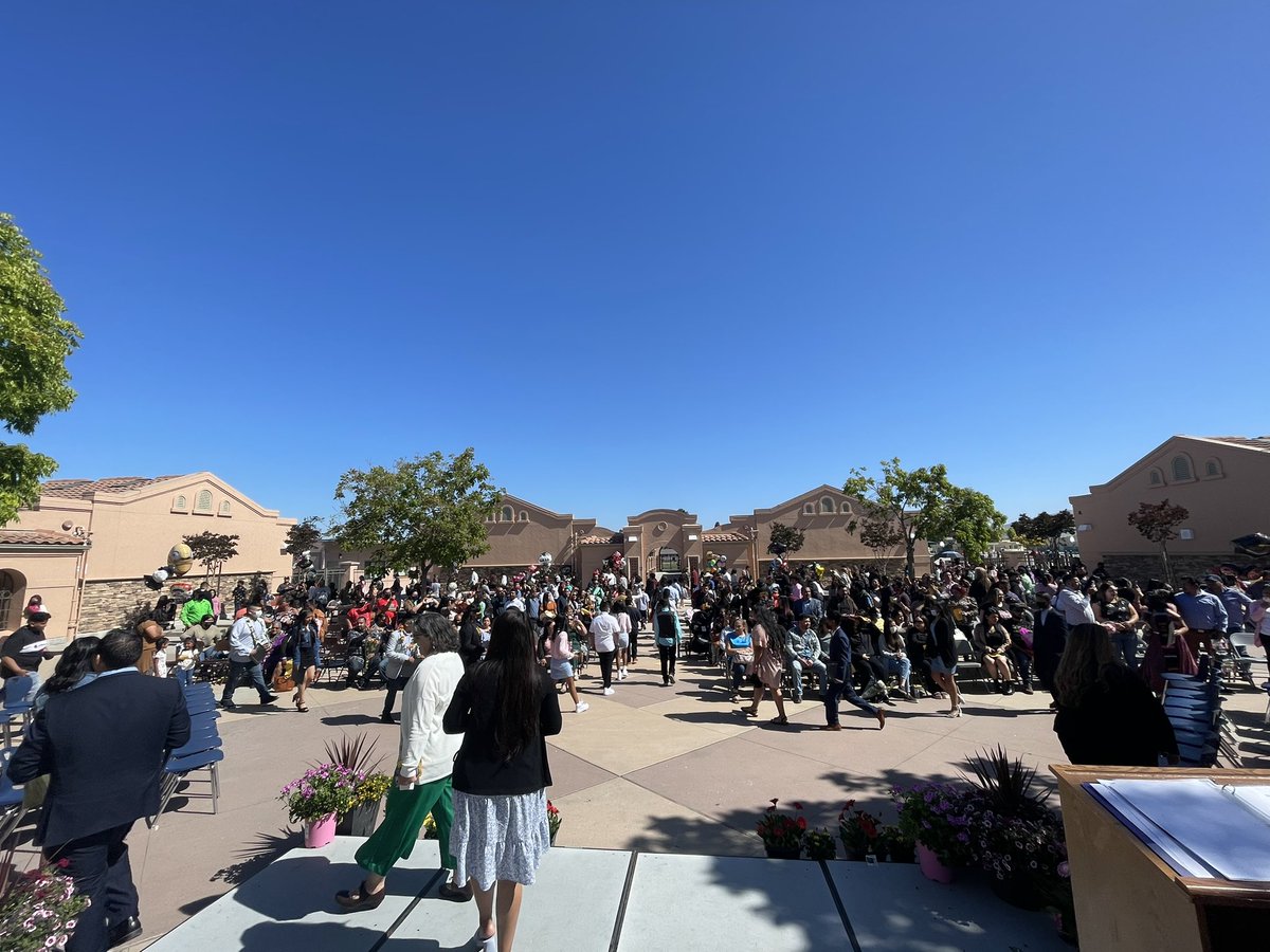 JesseElementary's tweet photo. JGS Sixth Grade Promotion! Our Sanchez Mighty Hawks are ready to partake their new journey! We will miss you! Felicidades a nuestra Clase del 2022! Los extrañaremos! Class of 2022! #mightyhawks #sanchezrocks https://t.co/Owh3ixuZ9H