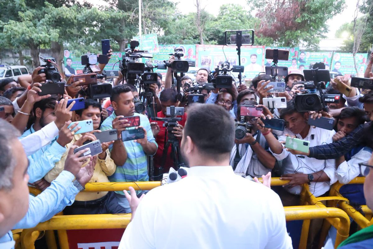 yadavtejashwi's tweet photo. बिहार में जातीय आधारित गणना करवाने का ऐतिहासिक निर्णय ले लिया गया है।

जन दबाव और इसके पक्ष में रहे वैचारिक दलों के लंबे संघर्ष के बाद कल बैठक में आम सहमति से तय किया है कि अतिशीघ्र ही निश्चित समय सीमा के अंदर सभी धर्मों की जातियों के आधार पर गणना कराने की मंज़ूरी दे दी जाएगी। https://t.co/4osWpirCOO