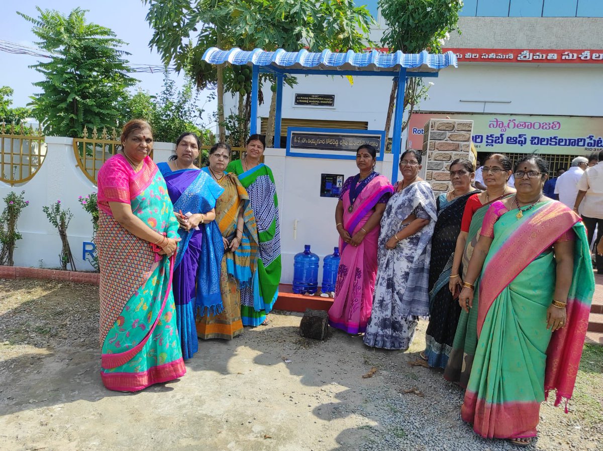 InnerwheelI's tweet photo. Inner wheel club of Chirala 
District 315
Charter no 2869
D C Suneetha vallam 
SHEROES 
We performed gopuja and donated Rs 2000/- to feed the cows at Sri Krishna goshala. 
President  T. Vijayalakshmi 
Secretary  R. Hymavathi 
Cost of the project rs2500/- https://t.co/GYBwbiWEnV
