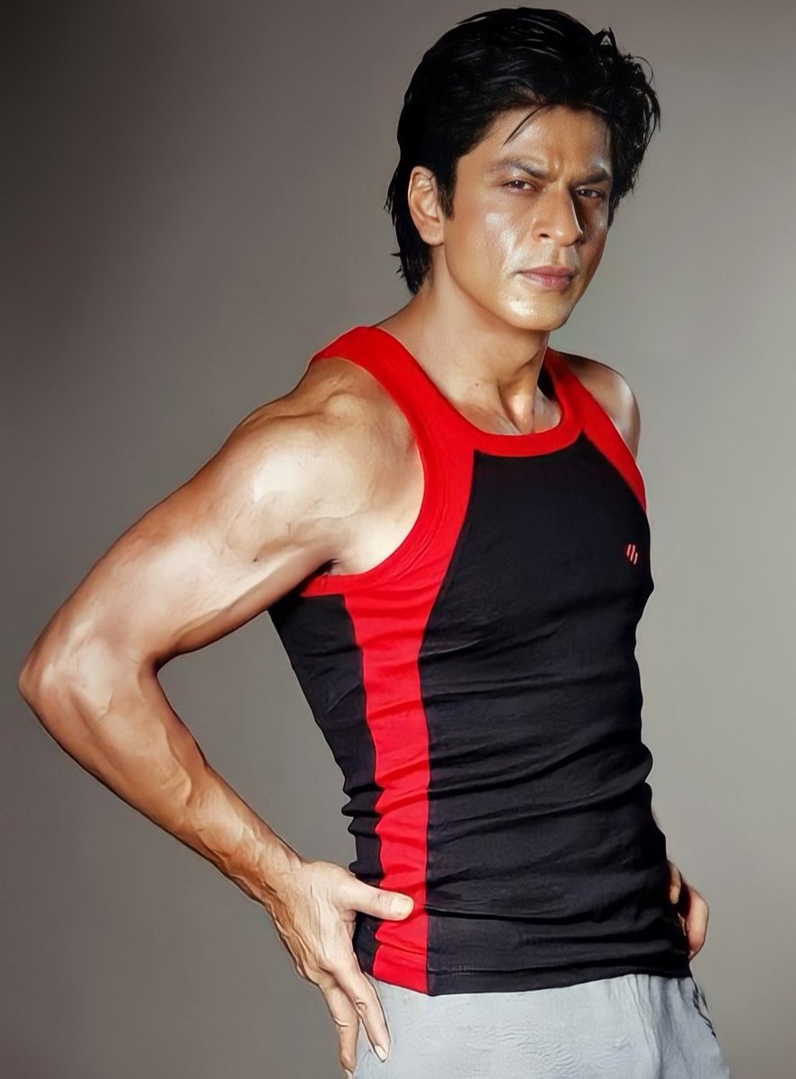 ShahRukhKhanFCI's tweet photo. Good morning @iamsrk sir and all SRKians  #confirmed 💯 %
 #ShahRukhKhan  and #Atlee  next Movie title name #Jawan

1st teaser today #Jawan 💥

R U exited guyzz 🤩🤩🤩👍👍👍 https://t.co/BJPpP8lQkN