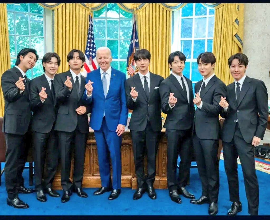 gHurLynNe's tweet photo. POTUS with #BTS

Hello my babies TaeKook💜❤️

#StopAsianHate 
#StopAsianHateCrimes
#BTSatTheWhiteHouse 
Ctto https://t.co/skGeb0vjdj