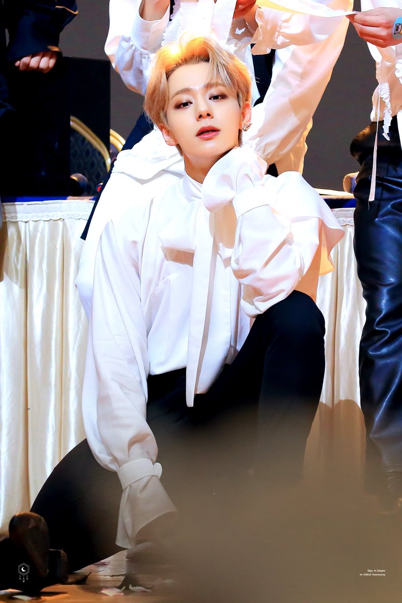 dadoo_kr's tweet photo. 지금도 더워보이긴한다만요..
왕자님같은거정말좋아합니다 https://t.co/M0LGpgqdIl