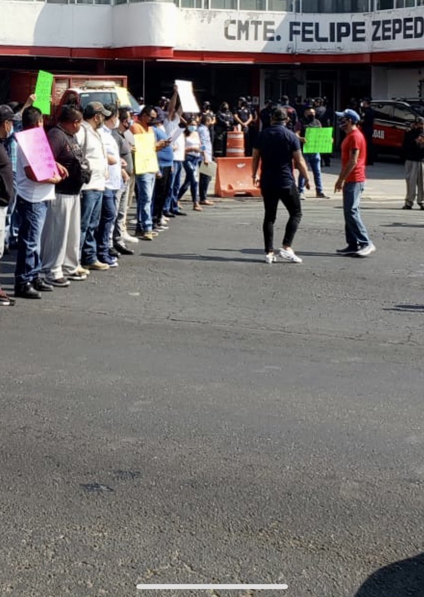 viemundo29's tweet photo. @luis77745391759 Por cierto aquí estoy defendiendo mi trabajo con muchos más compañeros que tratamos de cambiar la mentalidad dejar de tirar mierda y unirnos. Donde estás tú ??? Atrás de un perfil falso!! Qué valiente 😅😎🤟🏻 🫡 saludos y cuídate compá!!! https://t.co/7Uh2TlVHXY