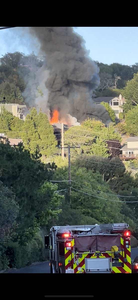 pierceb's tweet image. Big fire in our neighborhood!
