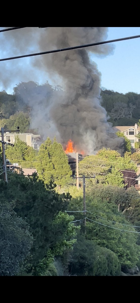 pierceb's tweet image. Big fire in our neighborhood!
