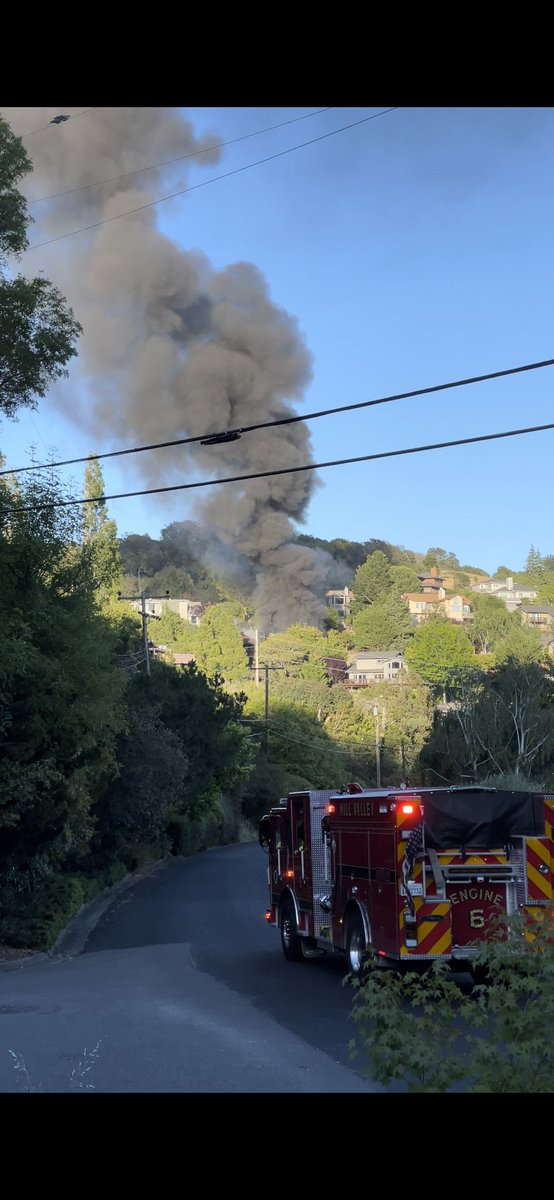 pierceb's tweet image. Big fire in our neighborhood!